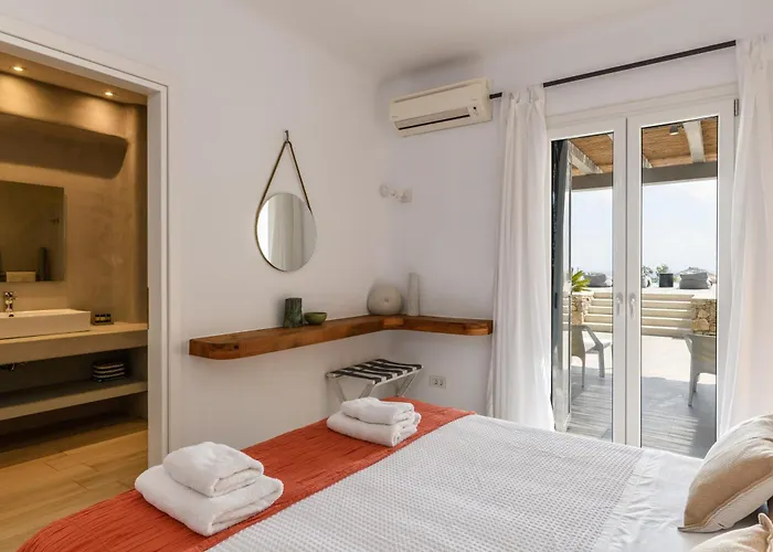 Angelika/pink Pelikan By The Villa Kalafatis