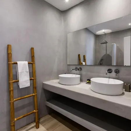 Angelika/pink Pelikan By The * Kalafatis