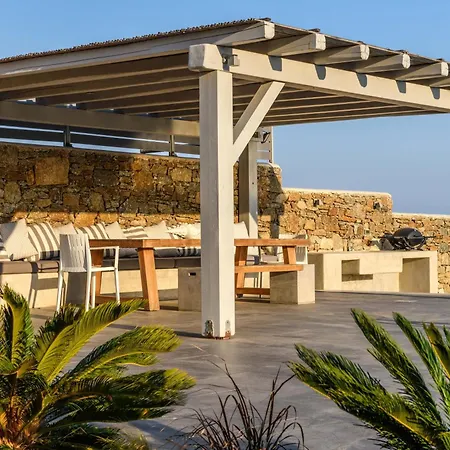 Angelika/pink Pelikan By The Villa Kalafatis